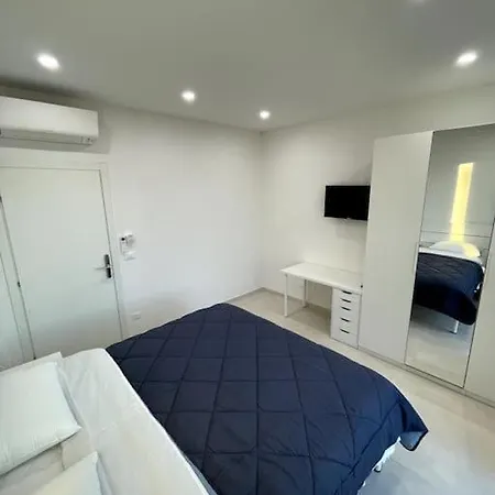 Гостевой дом Turris Apartments, Skyline Historic Center