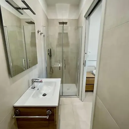 Turris Apartments, Skyline Historic Center 3* Болонья