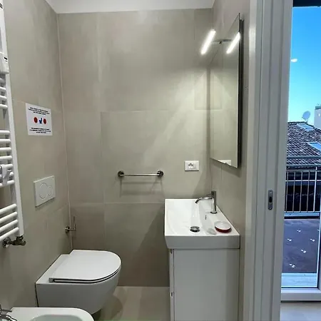 ゲストハウス Turris Apartments, Skyline Historic Center