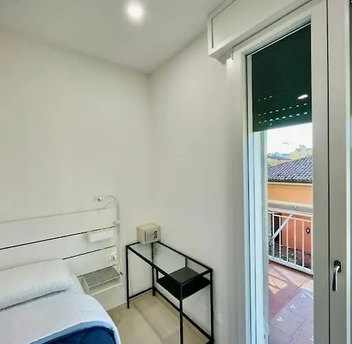 Turris Apartments, Skyline Historic Center בית הארחה בולוניה