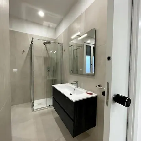 Turris Apartments, Skyline Historic Center بيت ضيافة 3*